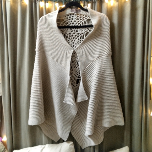 Free People Sweaters - Vintage Free People Cream Knit Women's Cape